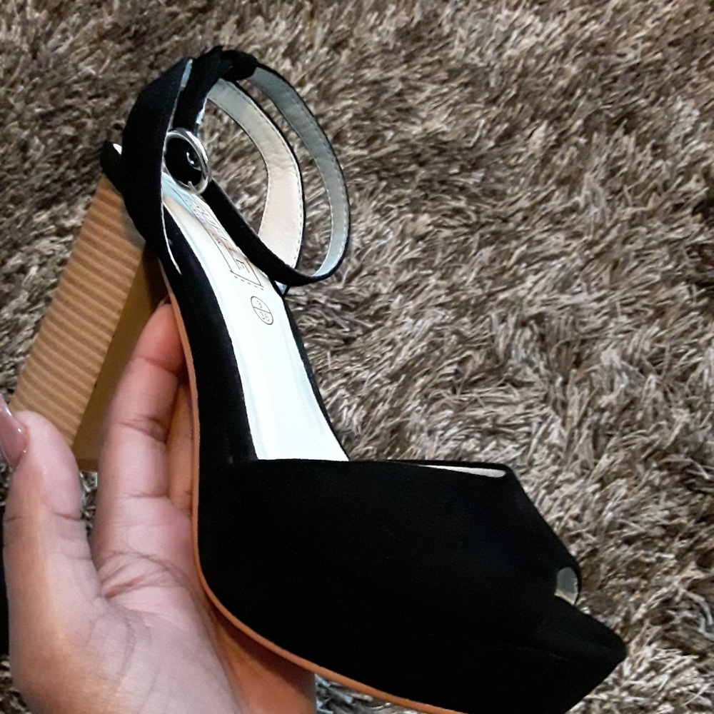 NWOB Truffle Collection Block Heel - Picture 4 of 8